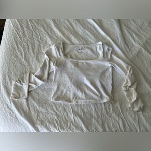 White trendy long sleeve crop top Hollister size medium